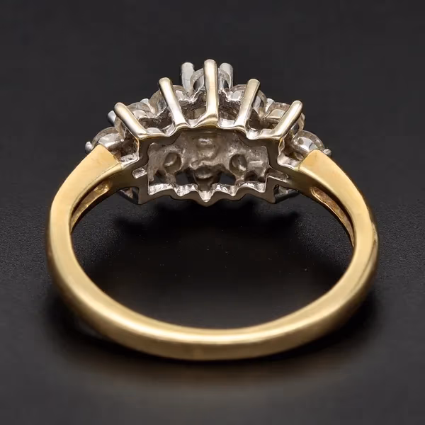 18ct Yellow Gold Diamond Ring