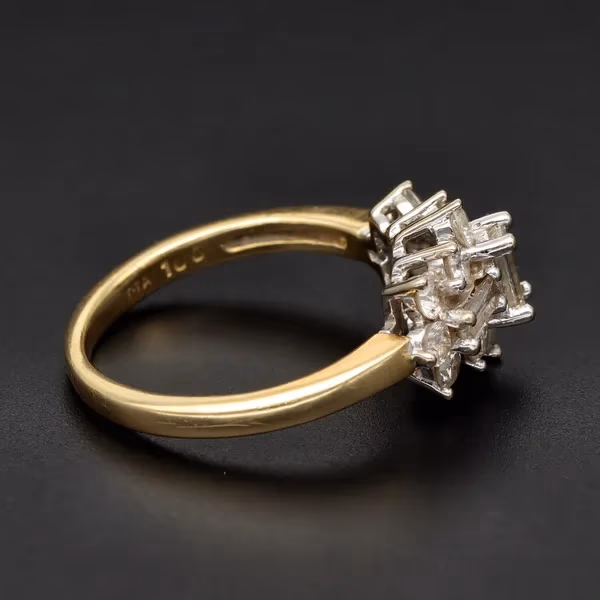 18ct Yellow Gold Diamond Ring