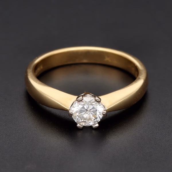 18ct Yellow Gold Diamond Solitaire Ring
