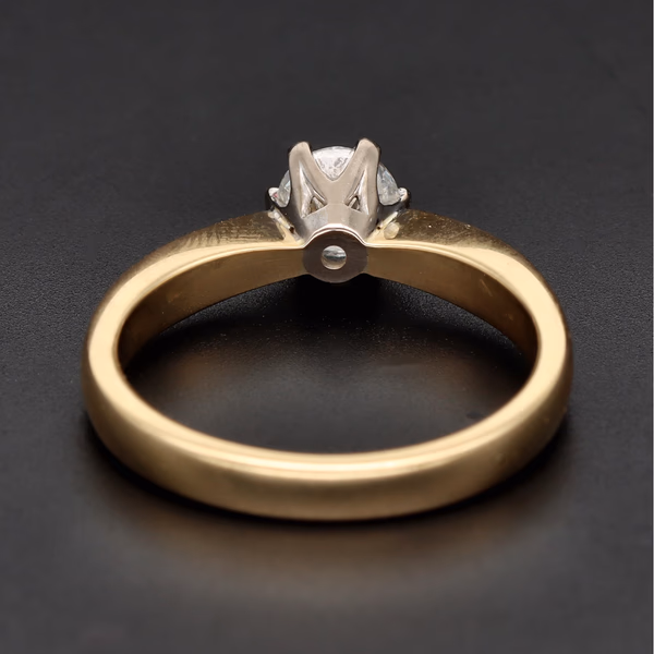 18ct Yellow Gold Diamond Solitaire Ring