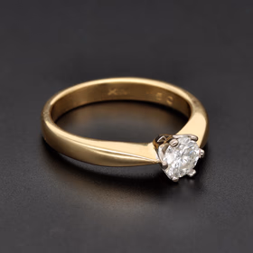 18ct Yellow Gold Diamond Solitaire Ring