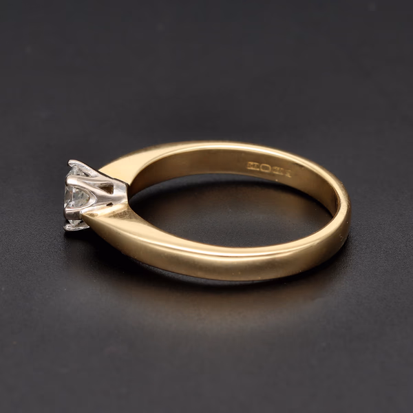 18ct Yellow Gold Diamond Solitaire Ring