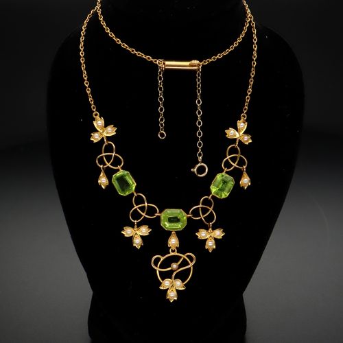 Edwardian 15ct Gold Peridot and Pearl Choker image-1