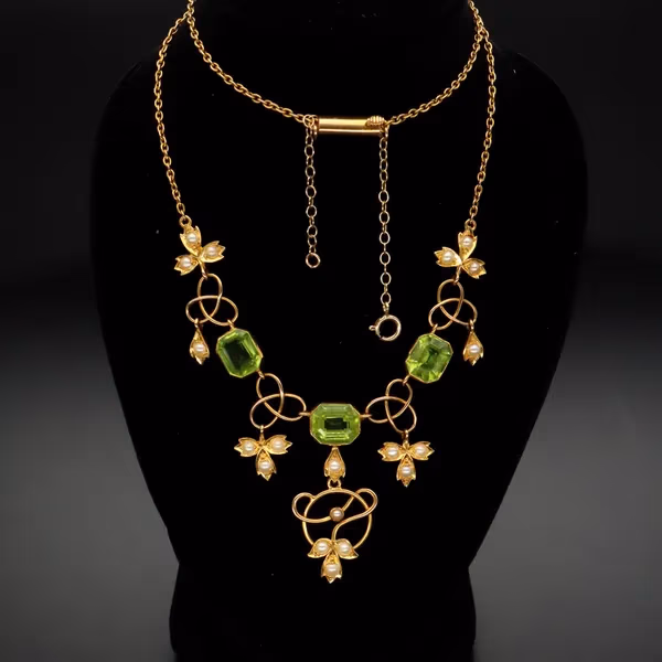 Edwardian 15ct Gold Peridot and Pearl Choker