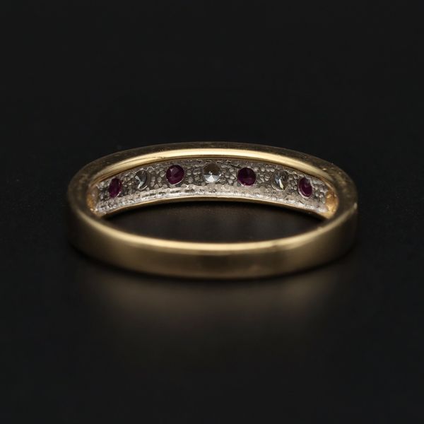 18ct Yellow Gold Rubies & Diamond’s Ring