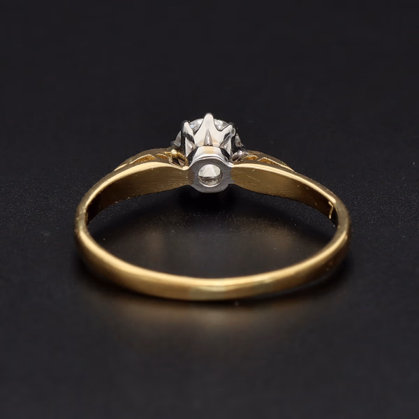 18ct Gold Diamond Ring