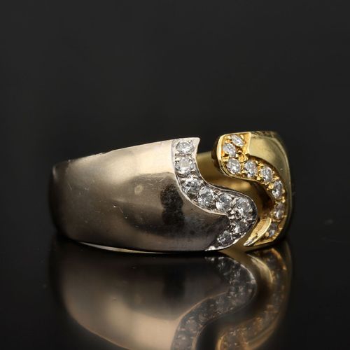 Two Tone 18ct Gold Diamond Ring image-1