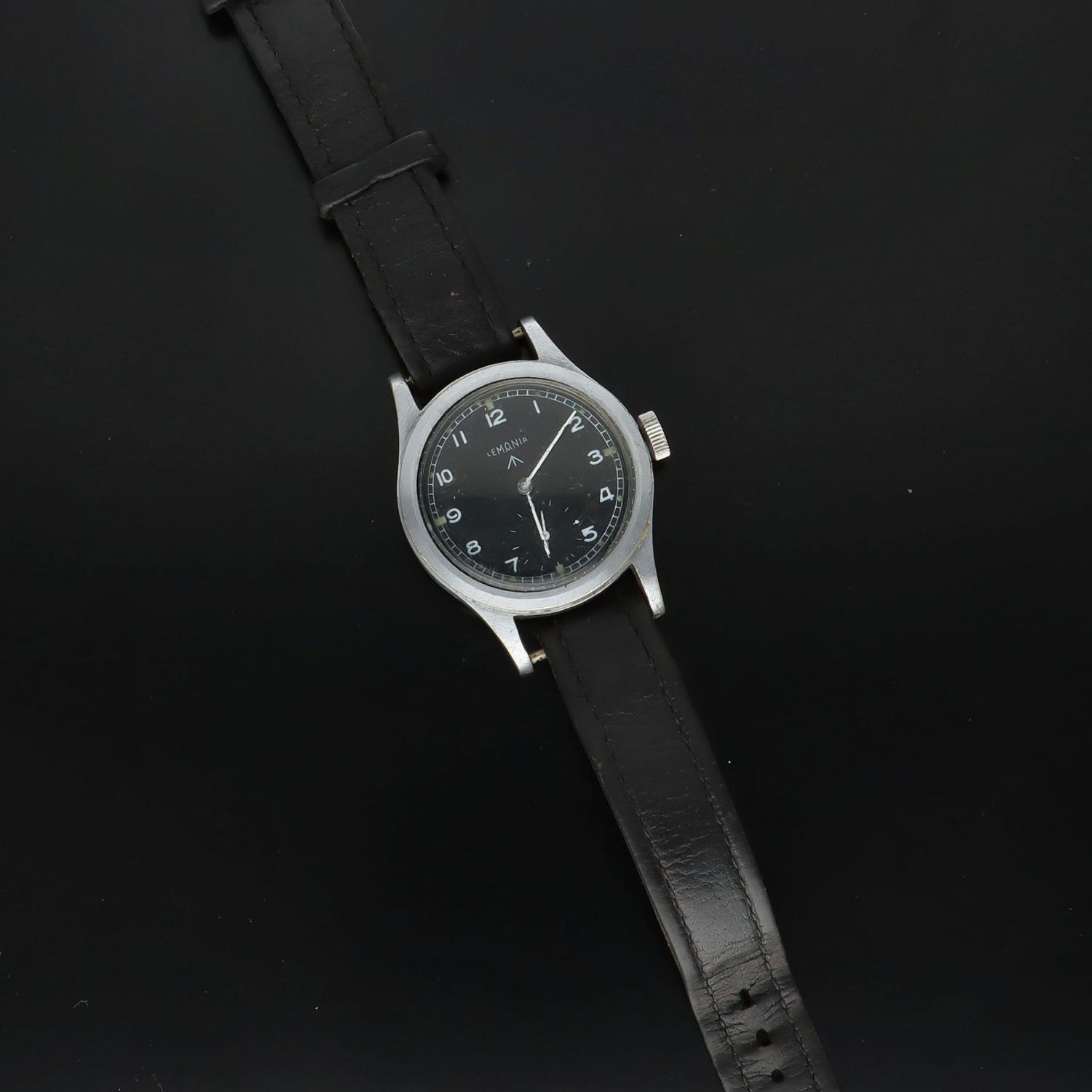 Military analog outlet watch