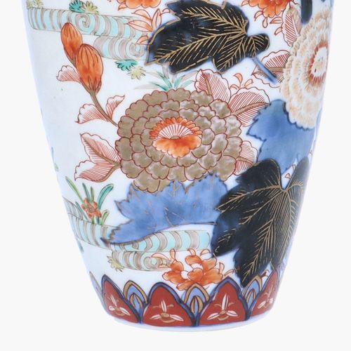 Pair of Meiji Period Japanese Vases image-4