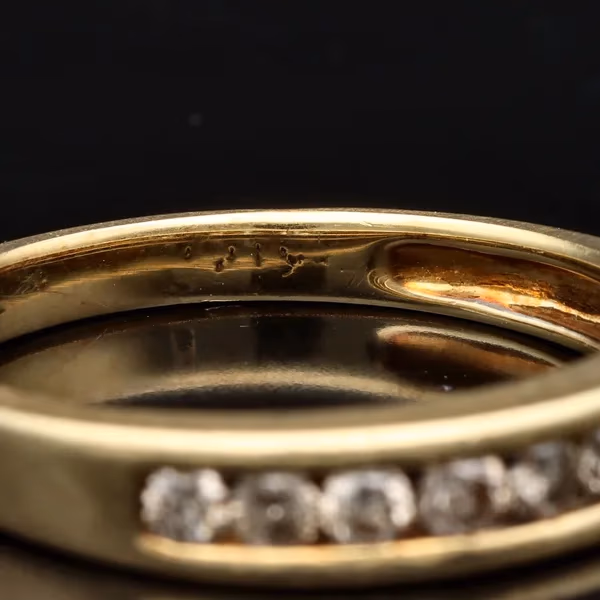 18ct Gold Diamond Ring