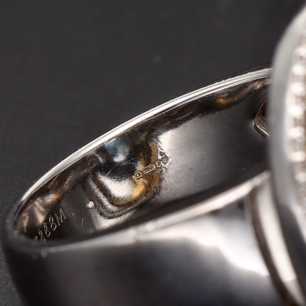 18ct White Gold Diamond and Aquamarine Ring