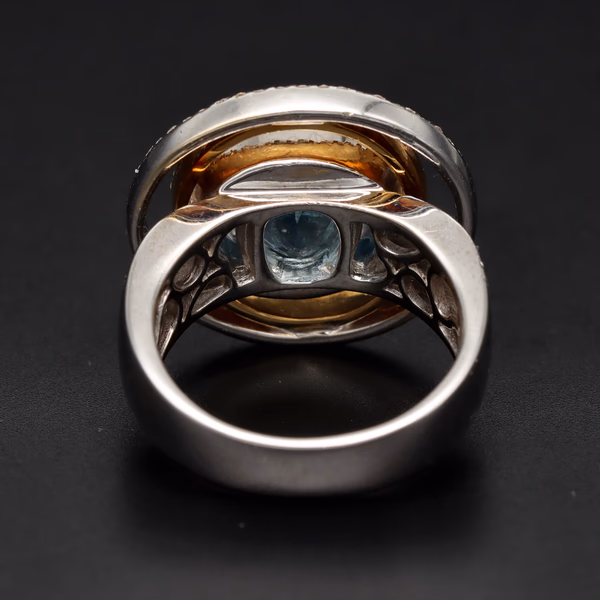 18ct White Gold Diamond and Aquamarine Ring