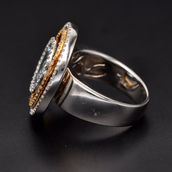 18ct White Gold Diamond and Aquamarine Ring