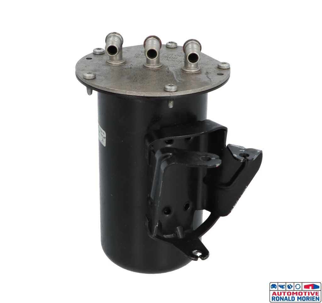 Used Fuel filter housing Volkswagen Golf VII (AUA) 1.6 TDI 16V Price € 50,00 Inclusive VAT offered by Automaterialen Ronald Morien B.V.