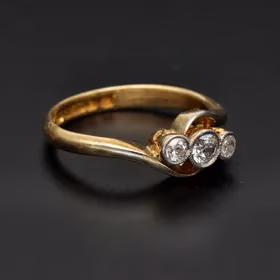 18ct Yellow Gold 0.3ct Diamond Trilogy Pinky Ring