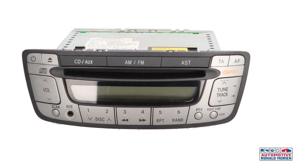 Usados Reproductor de CD y radio Peugeot 107 1.0 12V Precio € 65,00 Norma de margen ofrecido por Automaterialen Ronald Morien B.V.