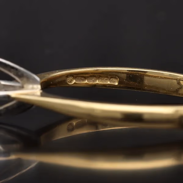 18k Gold Diamond Solitaire Ring
