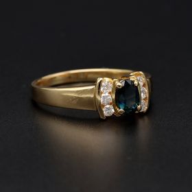 18ct Gold Sapphire Diamond Ring. London 1987