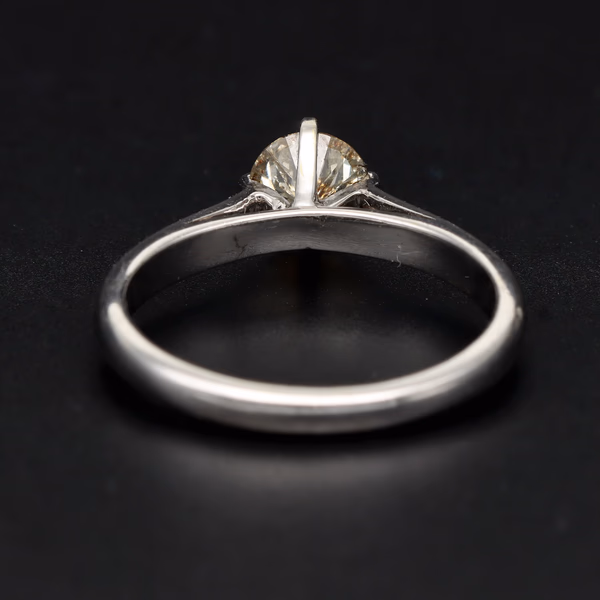 18ct White Gold Diamond Solitaire Ring