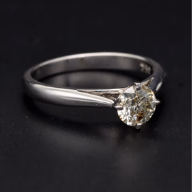 18ct White Gold Diamond Solitaire Ring