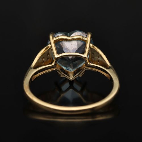 Gold Heart Shape Topaz Diamond Ring image-5