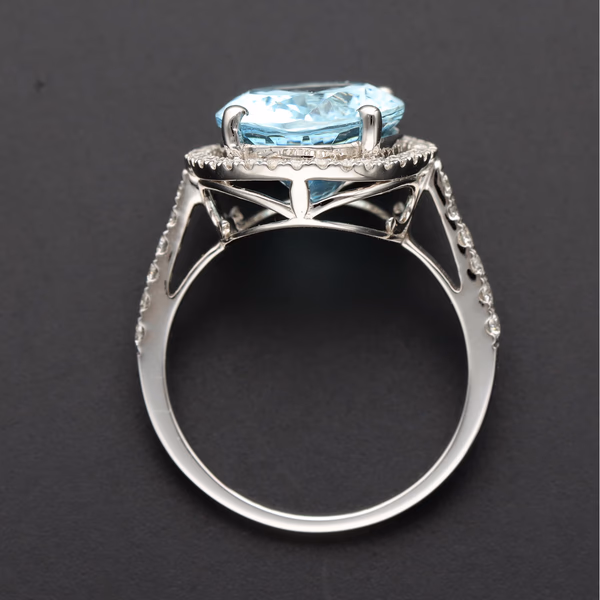 18ct White Gold Aquamarine and Diamond Ring