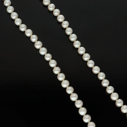 9ct Gold Clasp Freshwater Pearls image-3