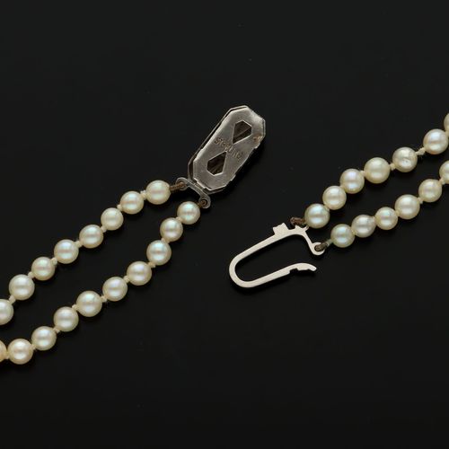 Vintage Silver Clasp Double String Cultured Pearls image-4