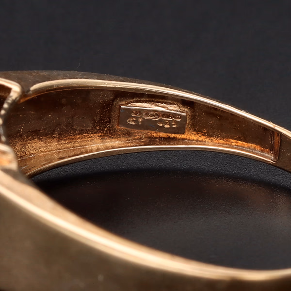 Large 9ct Gold Diamond Ring