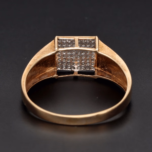 Large 9ct Gold Diamond Ring