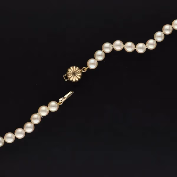 9k Gold Clasp Re Strung Cultured Pearls