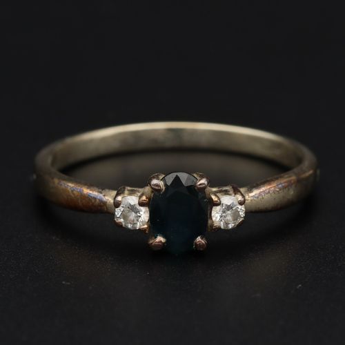 Vintage 9ct Gold Sapphire and Diamond Ring image-2