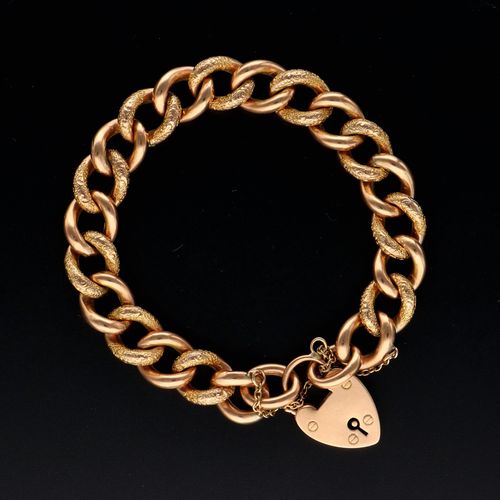 9ct Gold Curb Bracelet image-1