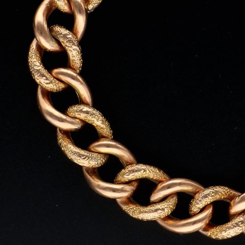 9ct Gold Curb Bracelet image-4