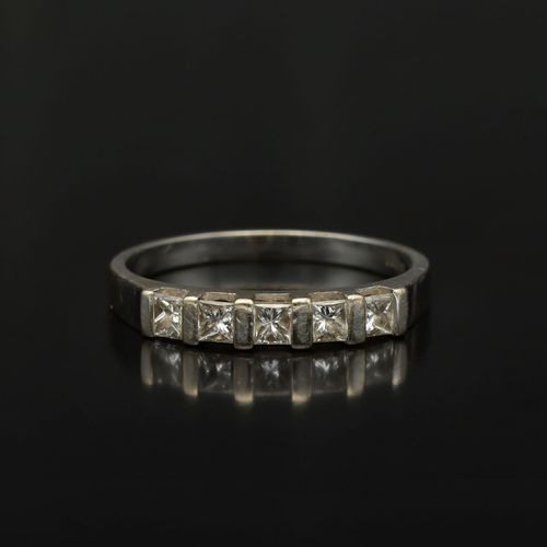 18ct Gold 0.5ct Diamond Ring. Edinburgh 1999 image-2