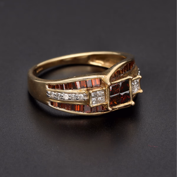 9ct Yellow Gold Amber & Diamond Ring