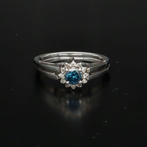 14ct Gold Flip Blue Diamond Ring image-2