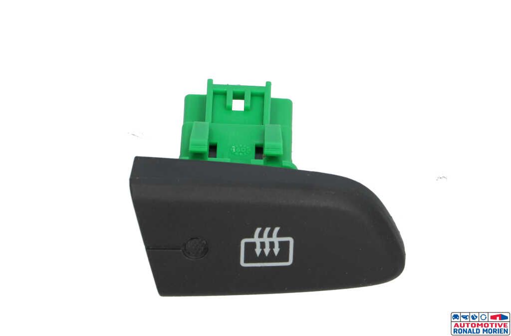Used Rear window heating switch Peugeot 107 1.0 12V Price € 15,00 Margin scheme offered by Automaterialen Ronald Morien B.V.