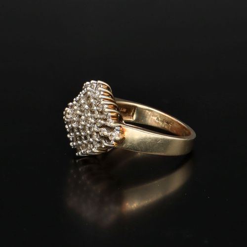 Vintage 9ct Gold Diamond Cluster Ring image-3