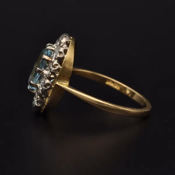 18ct Gold Aquamarine and Diamond Ring