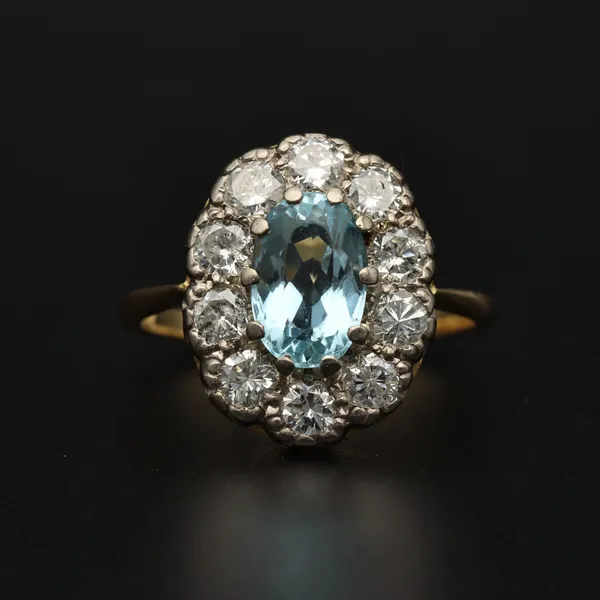 18ct Gold Aquamarine and Diamond Ring