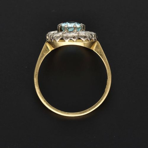 18ct Gold Aquamarine and Diamond Ring image-6