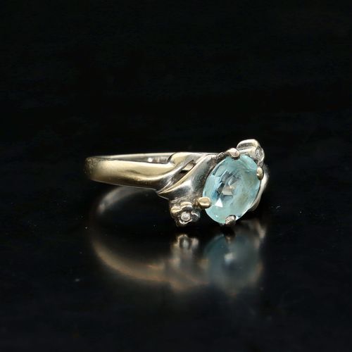 18ct Gold Diamond and Topaz Ring image-1