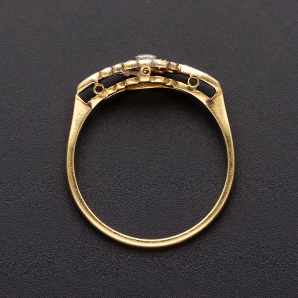 18ct Yellow Gold Circa 1930s Diamond Floral Cluster Ring