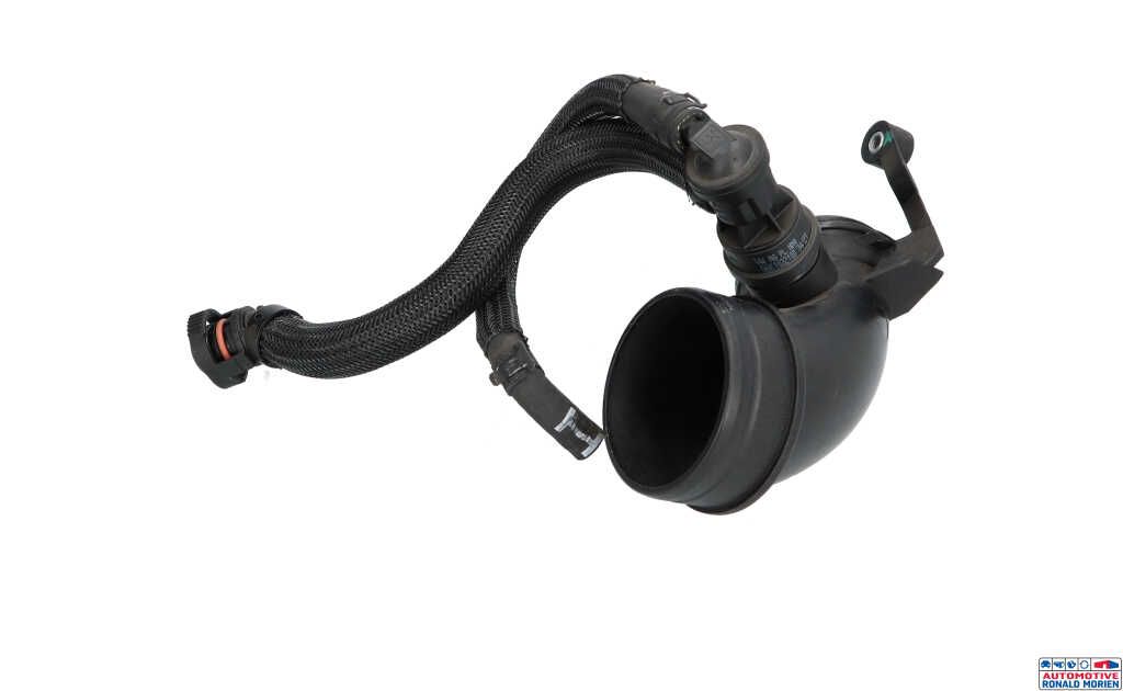 Used Air intake hose Audi Q3 (F3B) Price € 29,00 Inclusive VAT offered by Automaterialen Ronald Morien B.V.