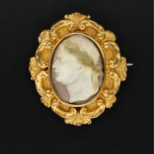 18ct Gold Cameo Brooch