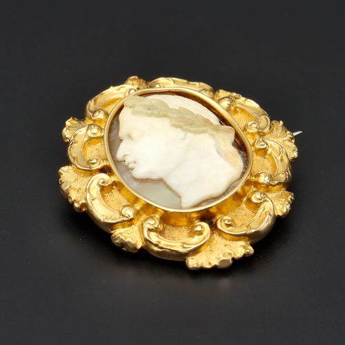 18ct Gold Cameo Brooch image-3