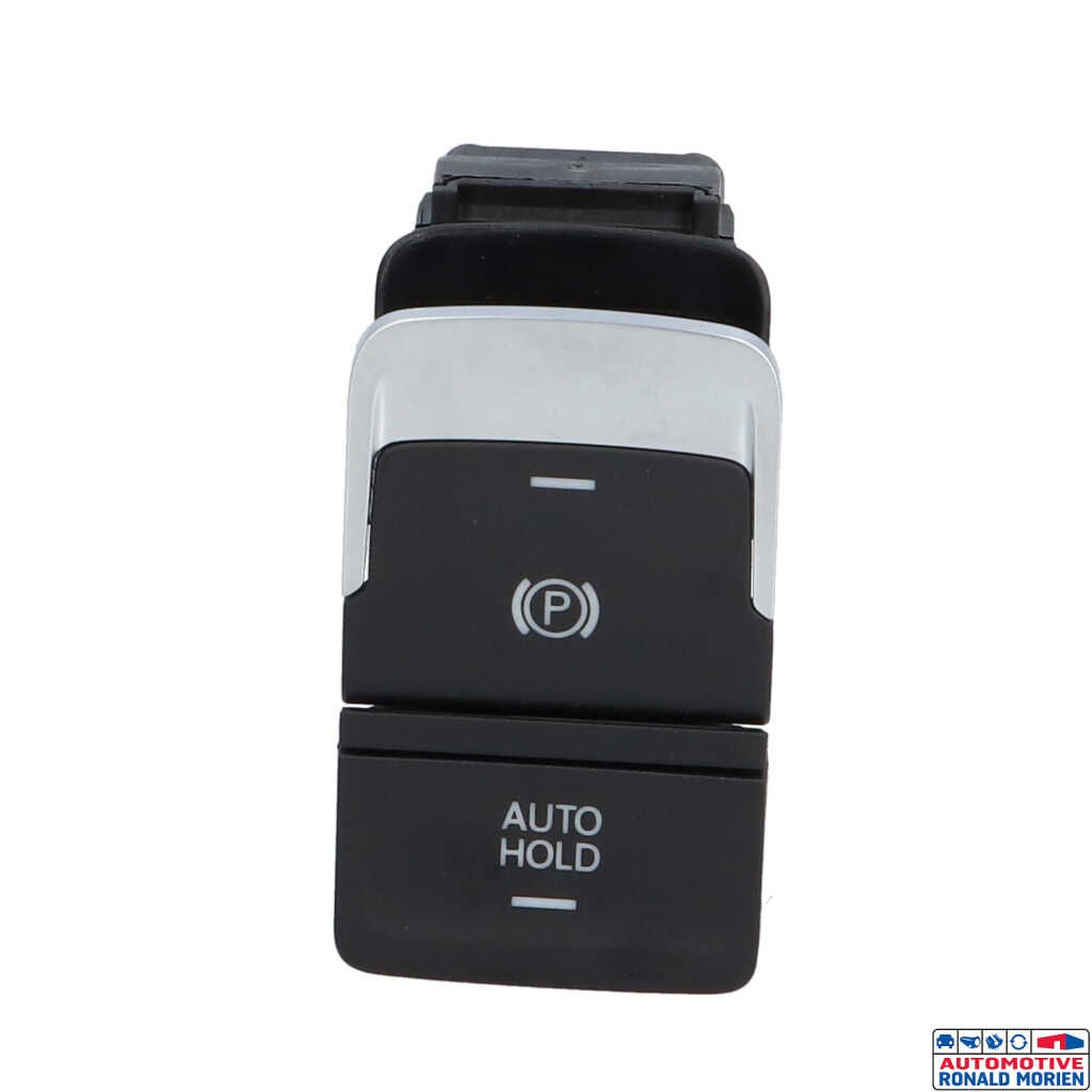 Used Parking brake switch Volkswagen Golf VII (AUA) 1.6 TDI BlueMotion 16V Price € 9,95 Inclusive VAT offered by Automaterialen Ronald Morien B.V.