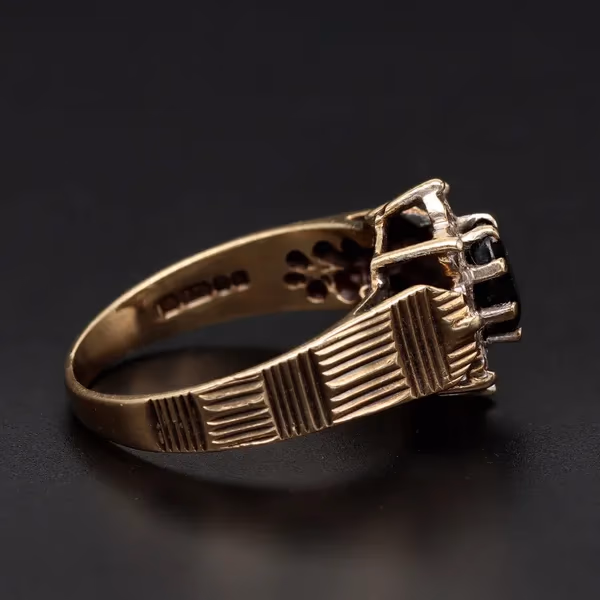 Retro - Vintage Gold Sapphire Diamond Ring