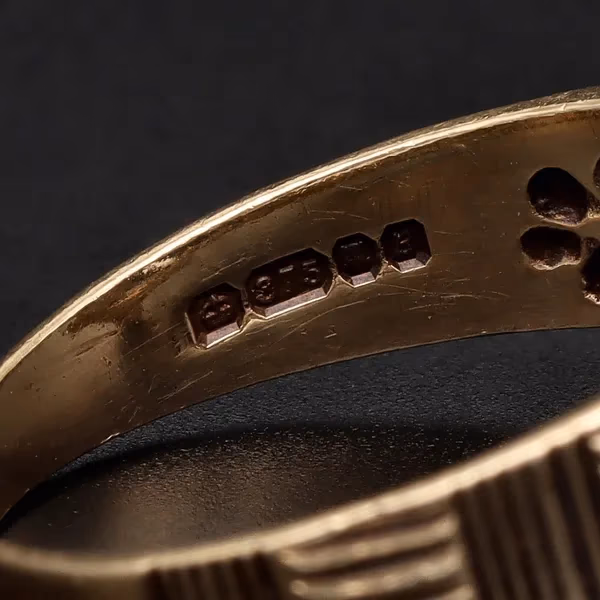 Retro - Vintage Gold Sapphire Diamond Ring